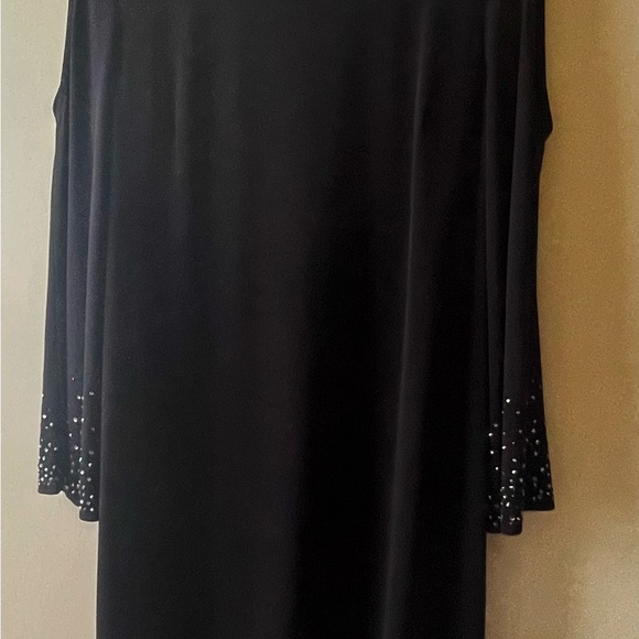 Jessica Howard crystal embellished bell sleeve cold shoulder dress - Picture 2 of 9